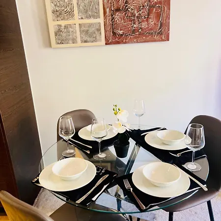 Prime Area, Stylish 2 - Bed, Netflix, Games & Parking Apartment Birmingham
