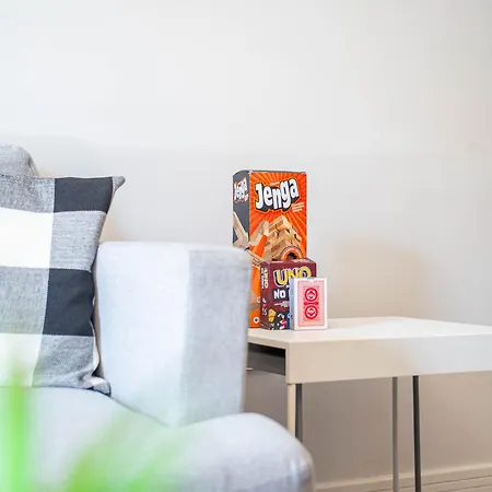 Prime Area, Stylish 2 - Bed, Netflix, Games & Parking Apartment Birmingham